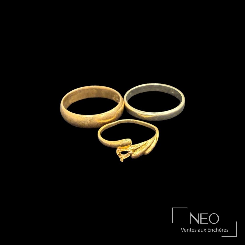 Trois bagues en or 18K