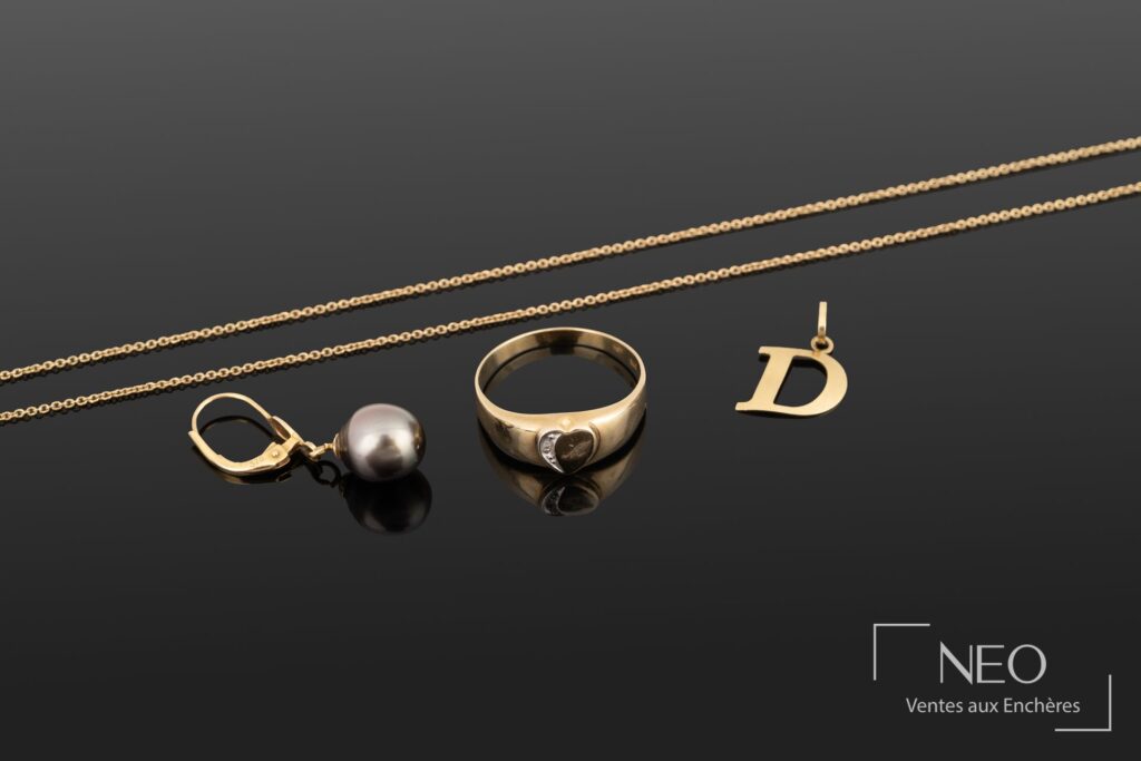 Lot de bijoux en or jaune avec bague