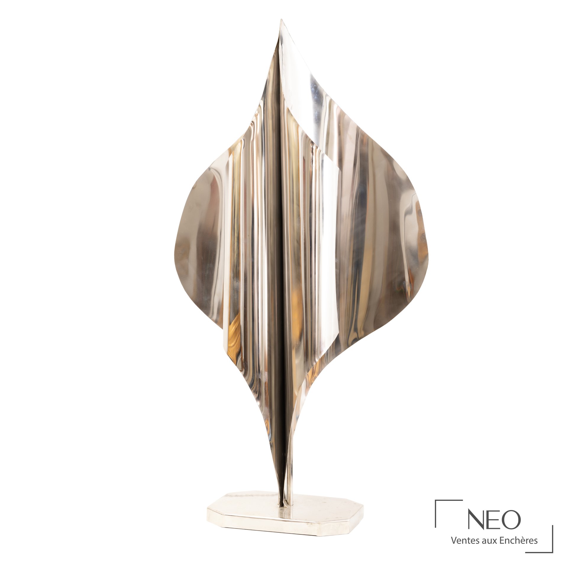 Lampe Mantha de Louis Durot en acier brossé