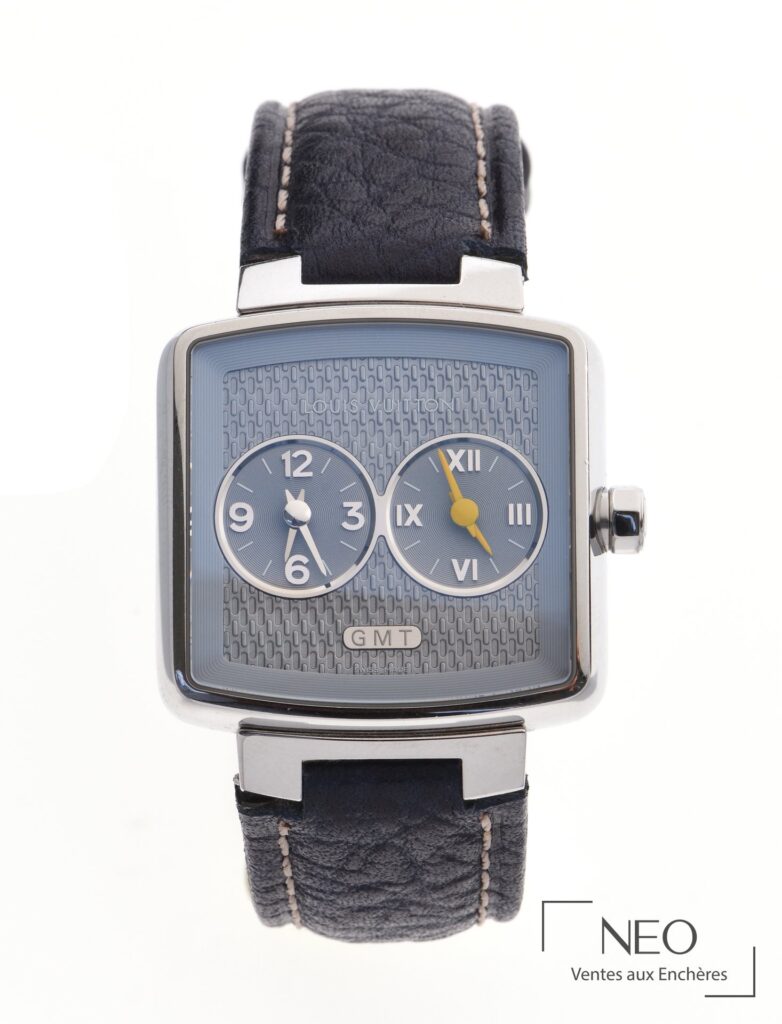 Montre Louis Vuitton Speedy Duojet GMT au cadran rectangulaire bleu guilloché avec double fuseau horaire