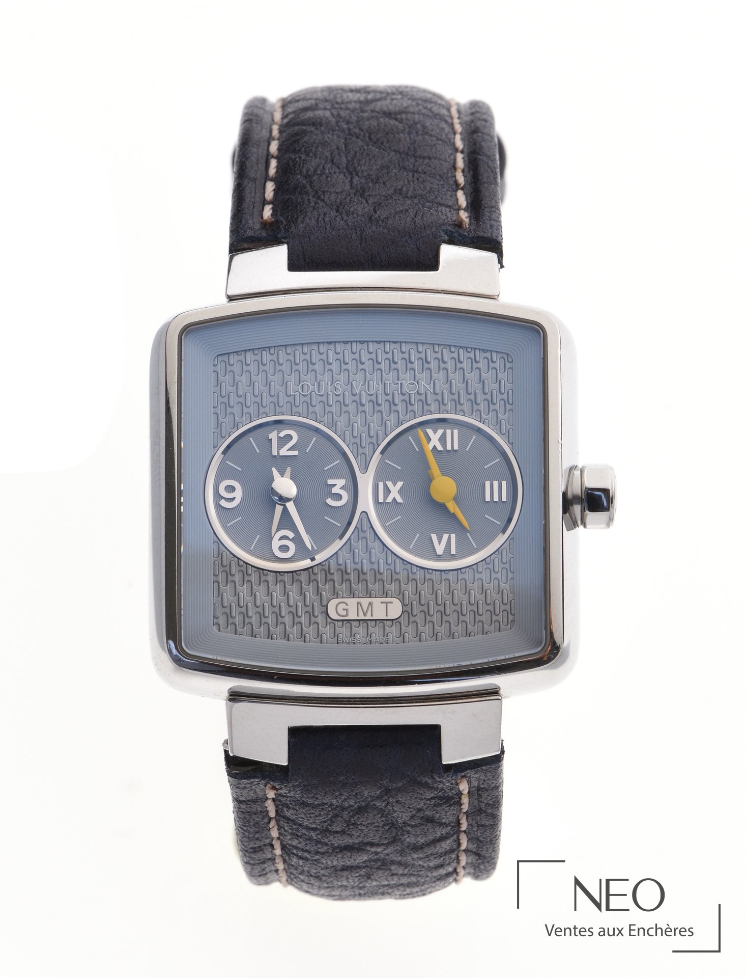 Montre Louis Vuitton Speedy Duojet GMT au cadran rectangulaire bleu guilloché avec double fuseau horaire