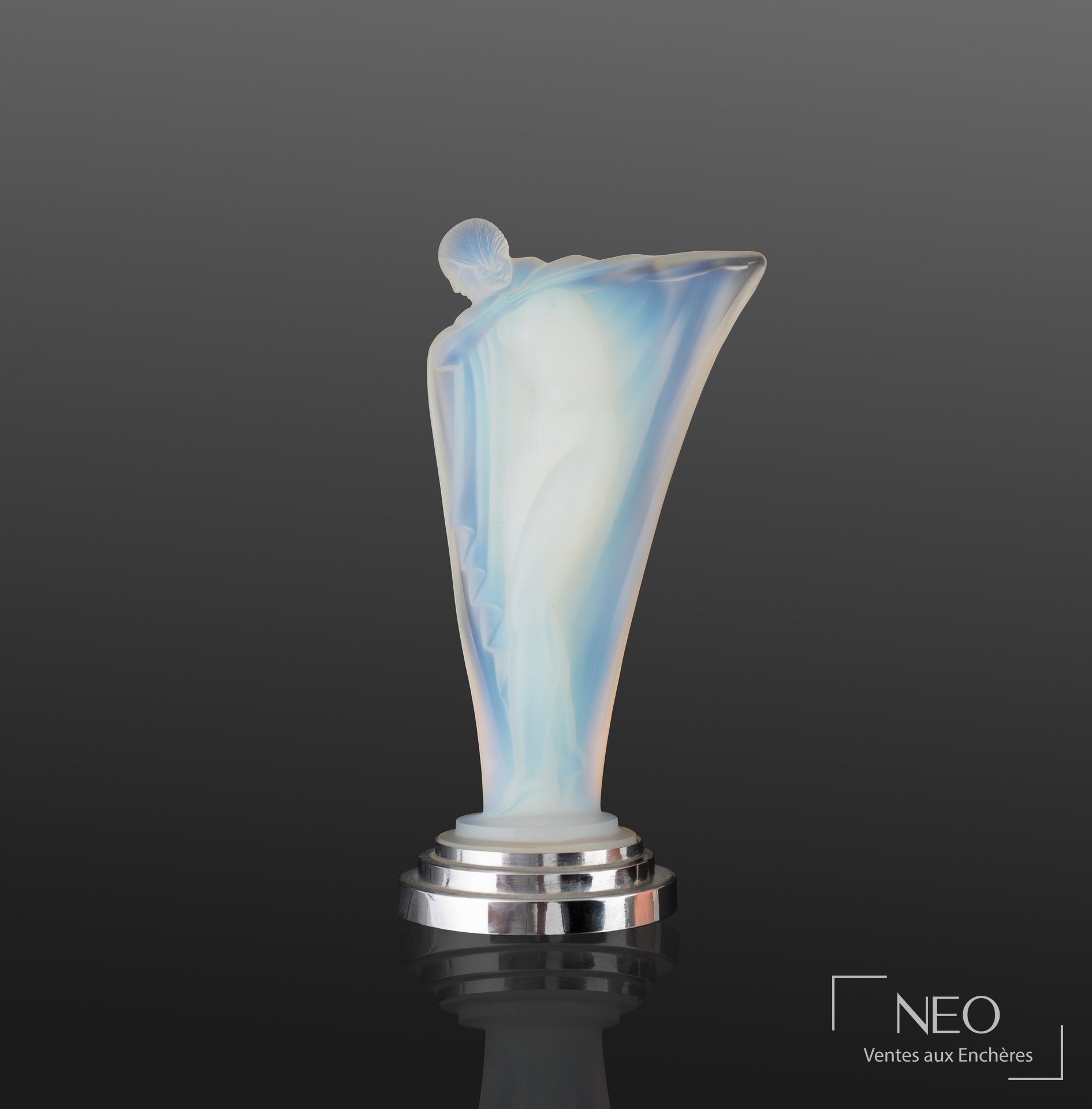 Lucille Sevin pour Etling France, Isadora Duncan, épreuve en verre pressé-moulé