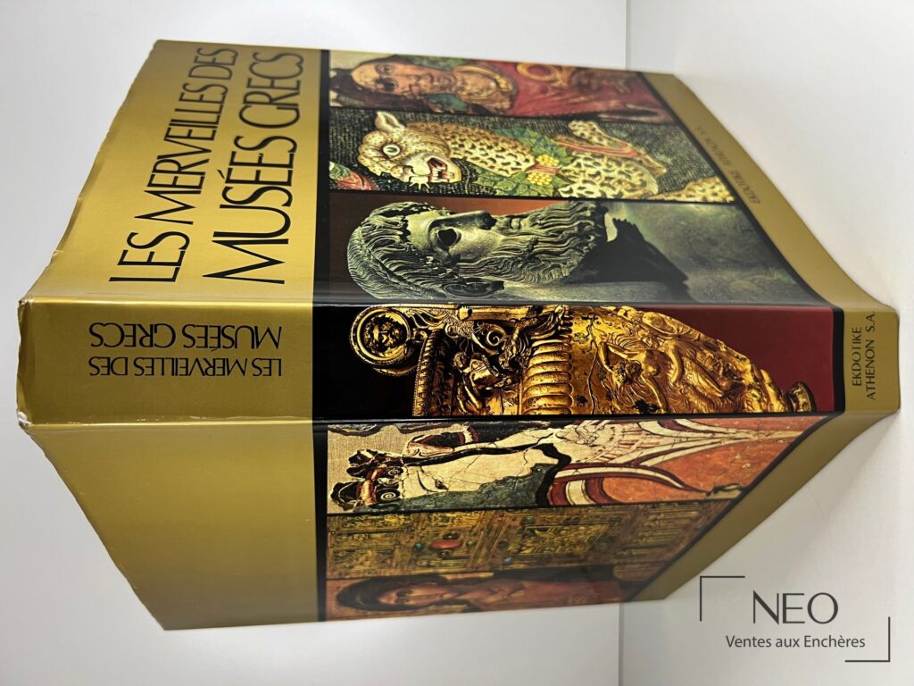 Couverture illustrée du livre Les Merveilles des musées grecs de Manolis Andronicos