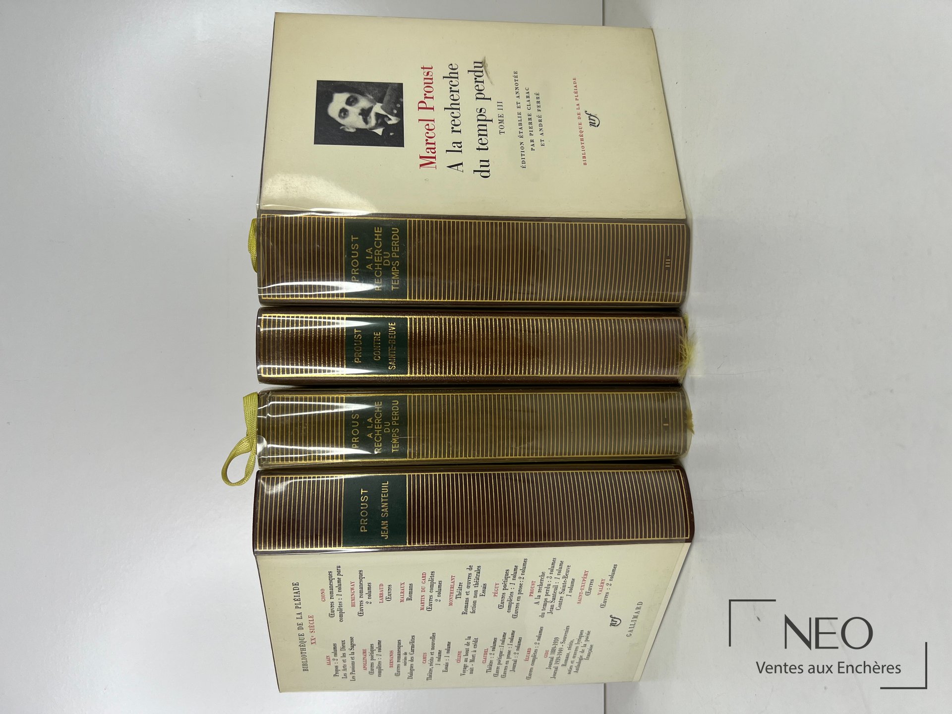 Quatre volumes Marcel Proust en reliure éditeur avec leurs étuis