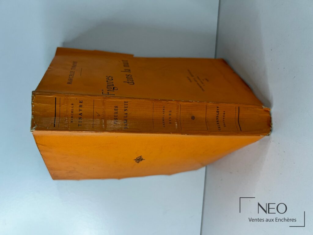 Couverture orange de Figures dans la nuit de Marcelle Tinayre