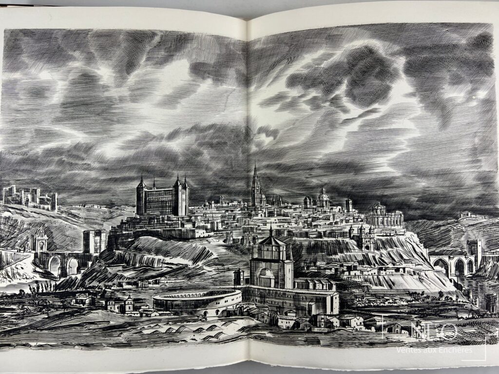 Double page ouverte avec illustration en noir et blanc d'une ville vue en panorama