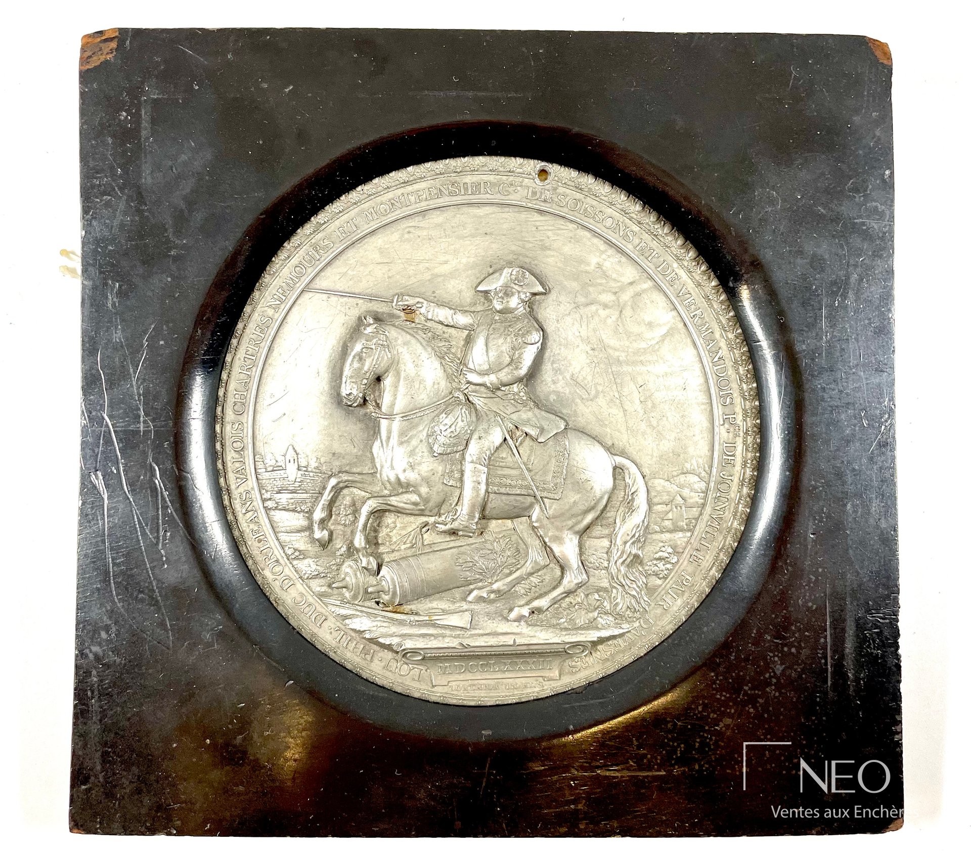 Médaille en étain représentant le Duc d'Orléans à cheval