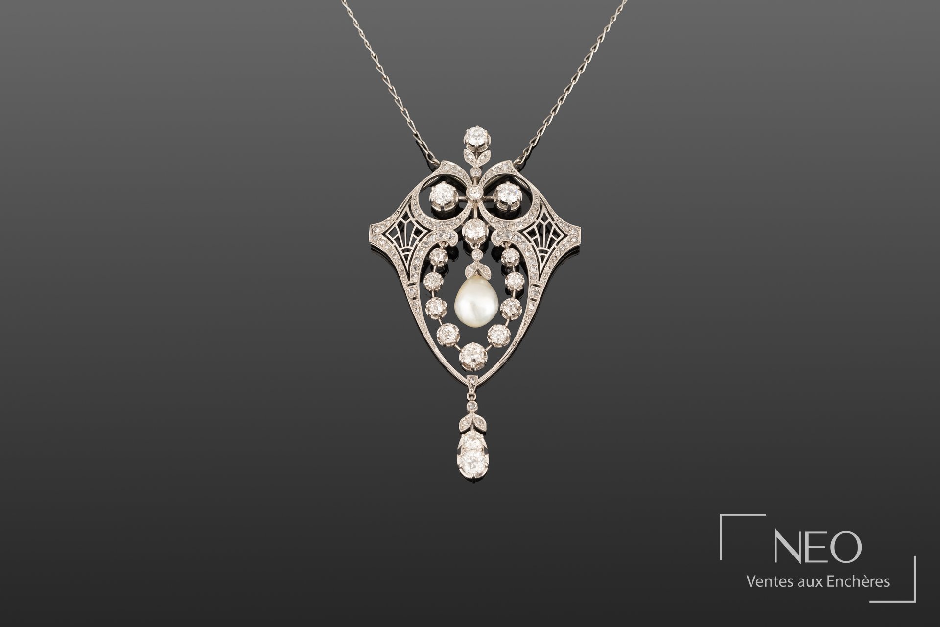 Pendentif blason Mellerio dits Meller en platine