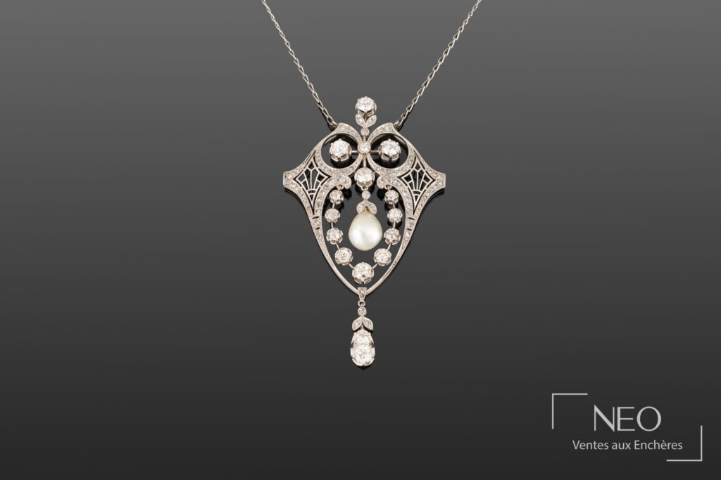 Pendentif blason Mellerio dits Meller en platine