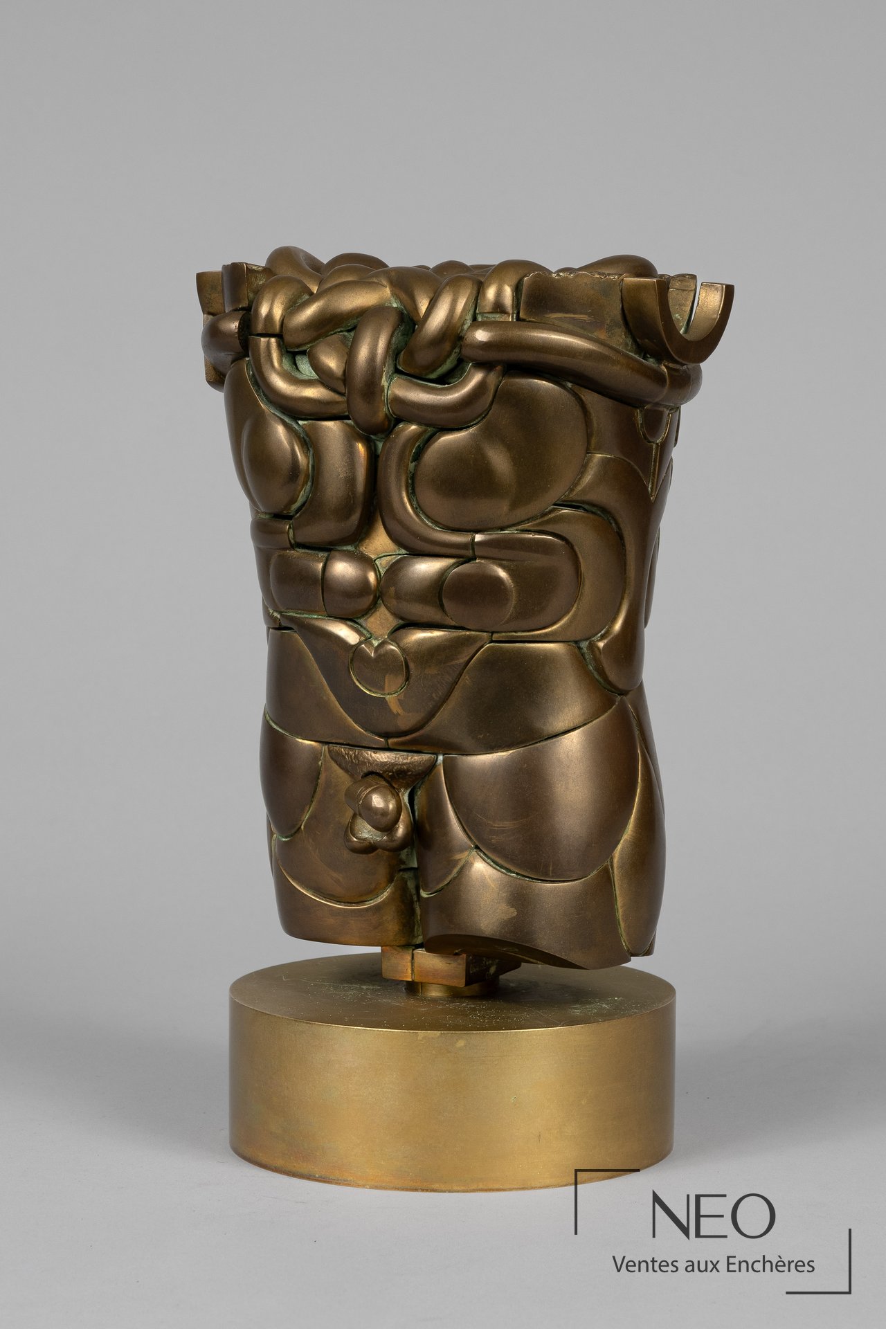 Sculpture en bronze doré articulée sur socle