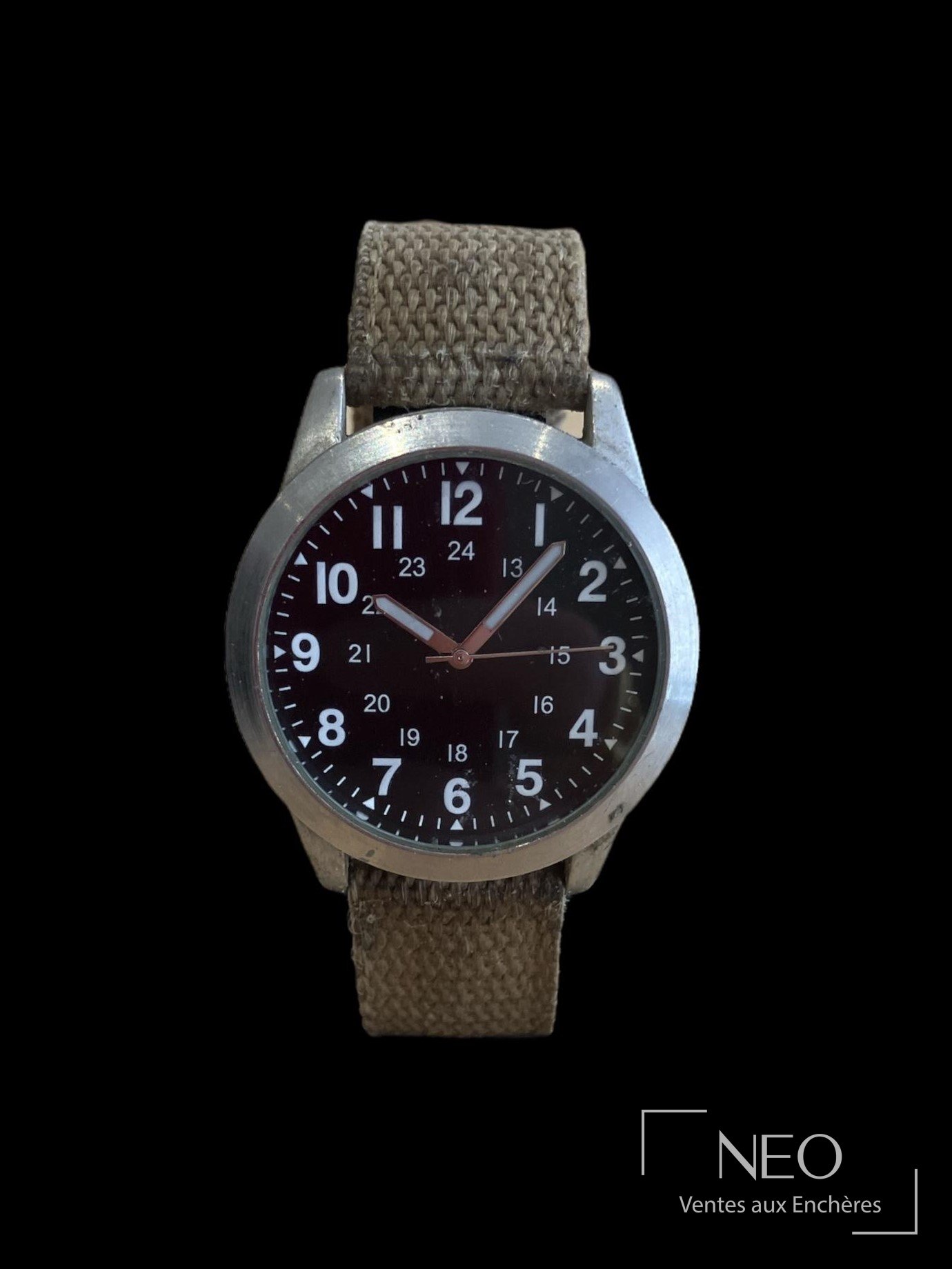 Montre bracelet Military Watch US ARMY au cadran noir et bracelet en tissu beige