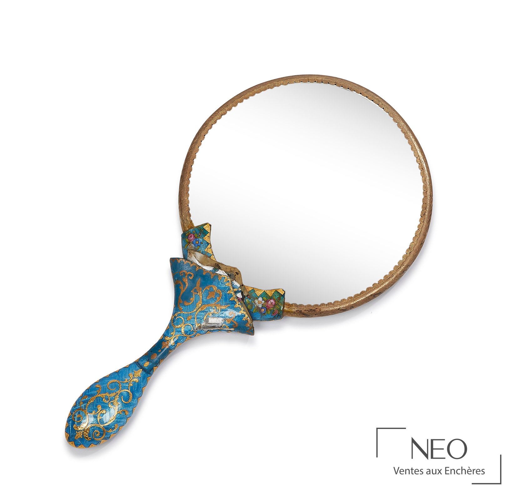 Miroir à main circulaire en laiton doré avec manche émaillé bleu orné de fleurs