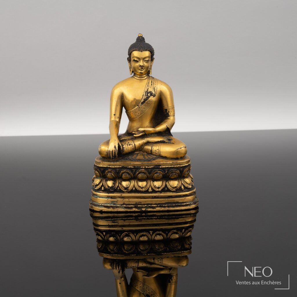 Statuette de Bouddha Shakyamuni en bronze doré