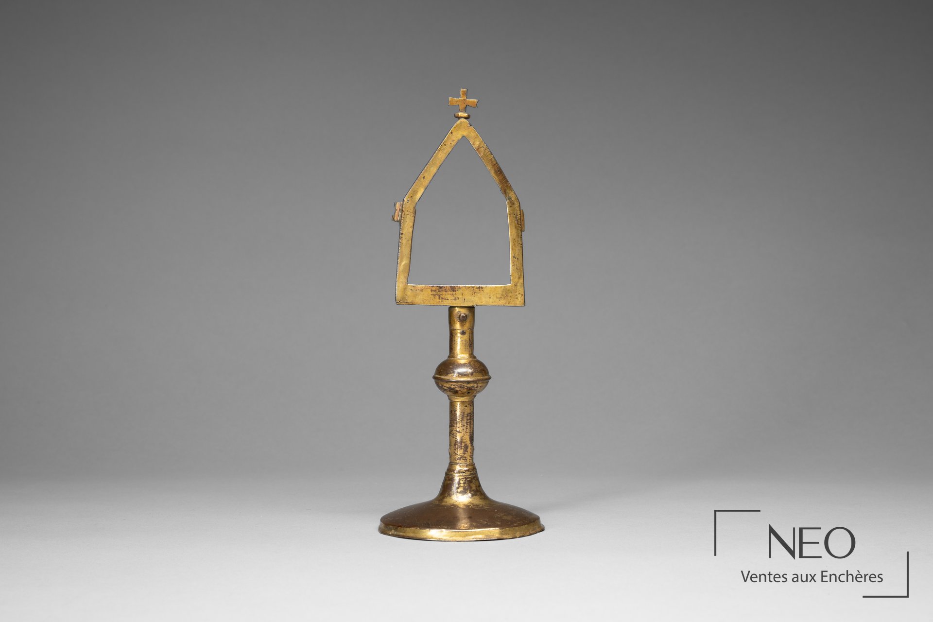 Monstrance en cuivre doré, fût à nœud médian sphérique, XIVe siècle