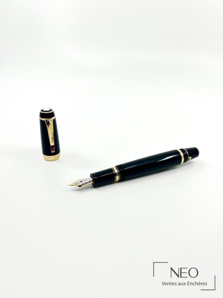Stylo plume Montblanc Bohème en résine noire