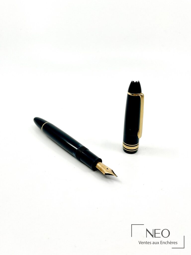 Stylo plume Montblanc Meisterstück en résine noire et capuchon séparé
