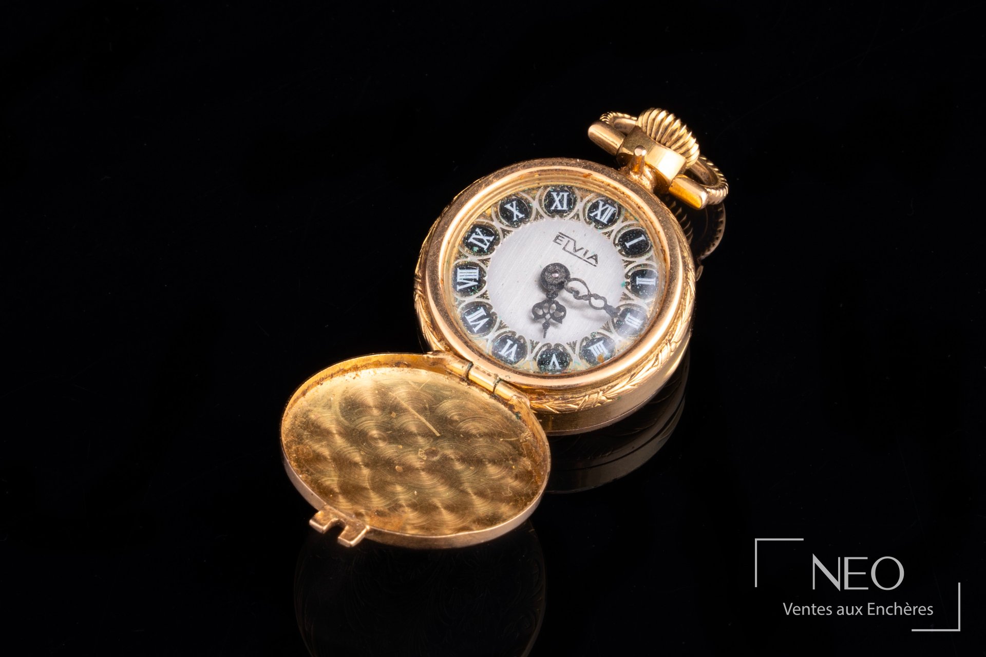 Montre à gousset Elvia en or jaune avec cadran gris et couvercle ouvert