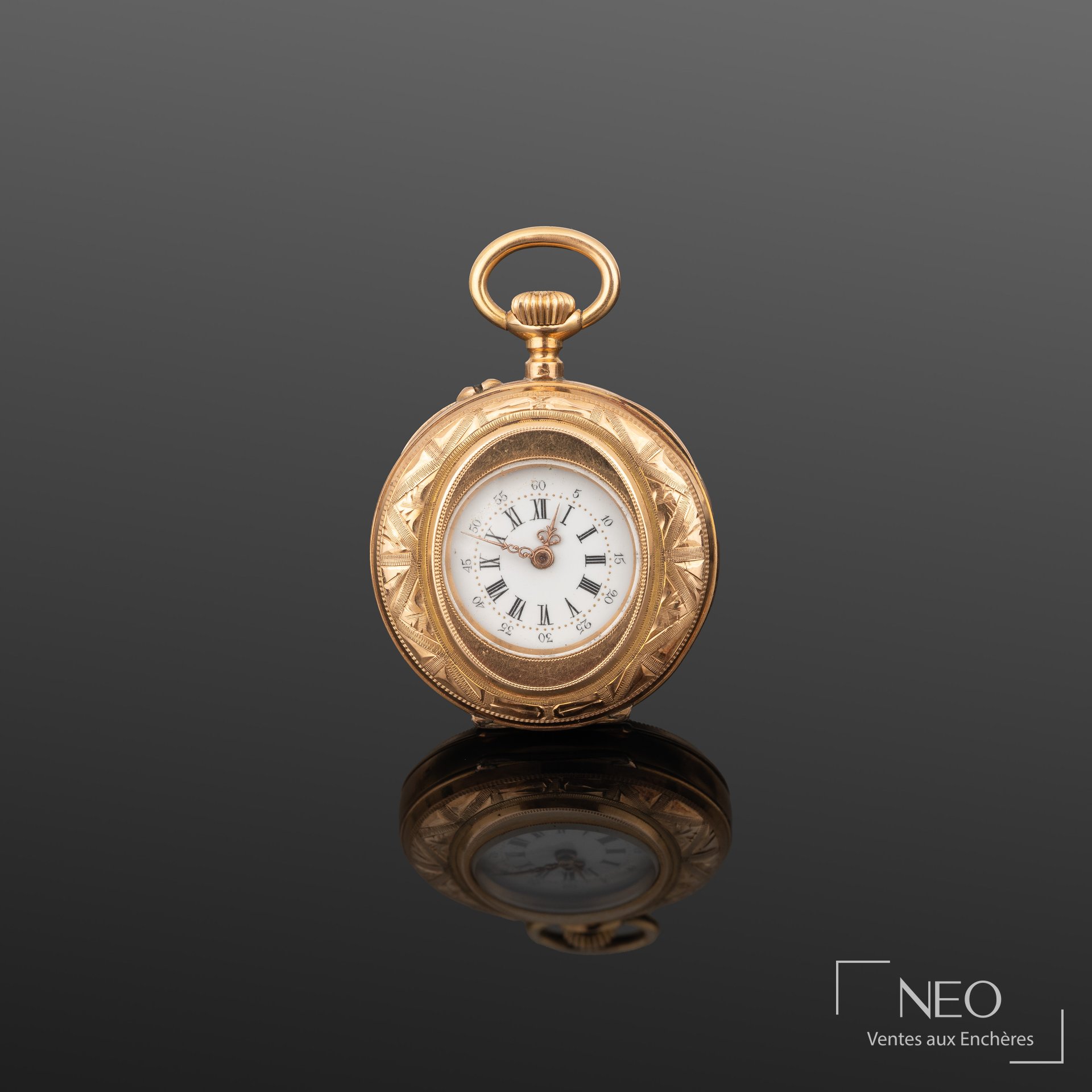 Montre de col en or jaune 18K
