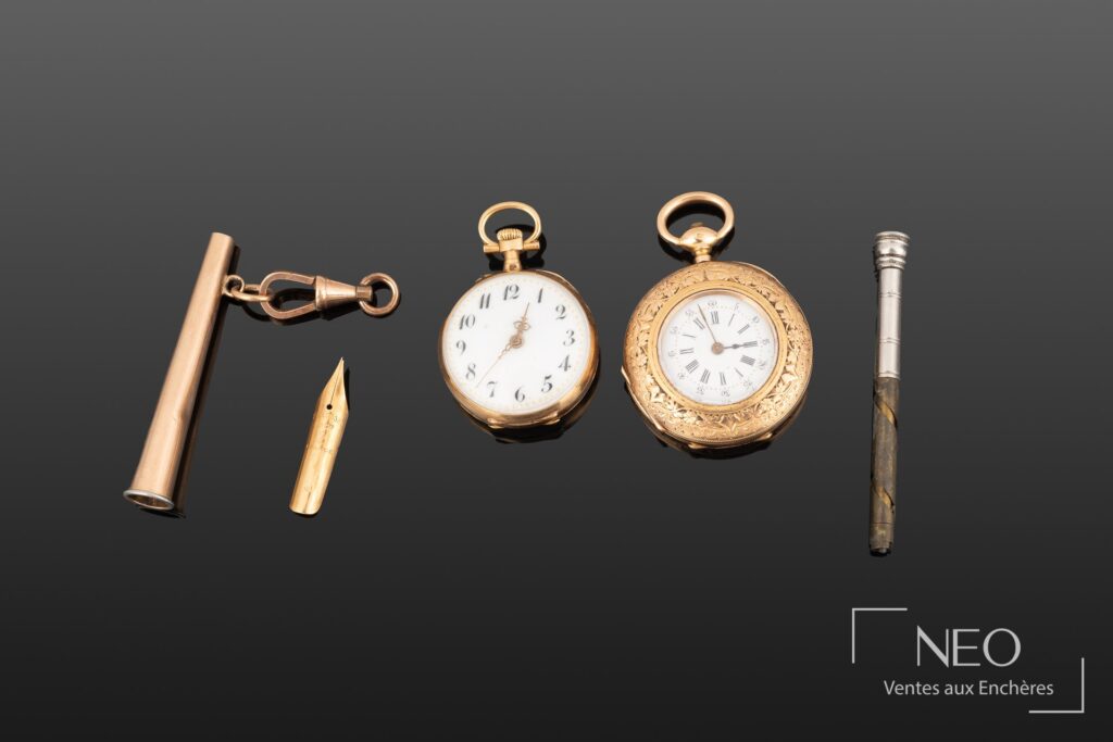 Deux montres de col