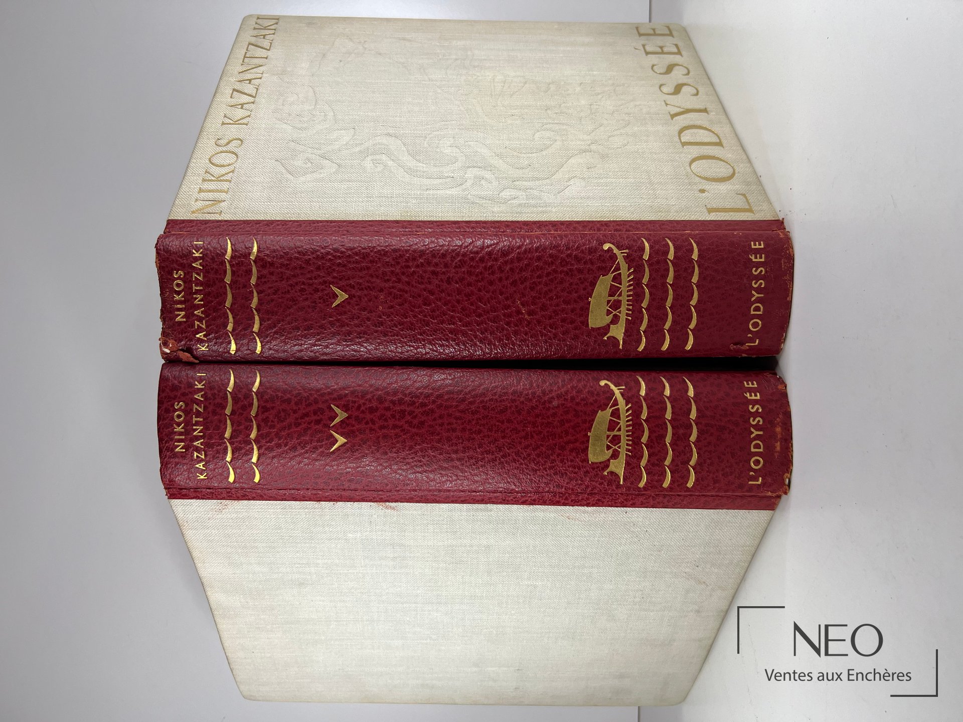 Deux volumes reliés de L’Odyssée de Nikos Kazantzaki
