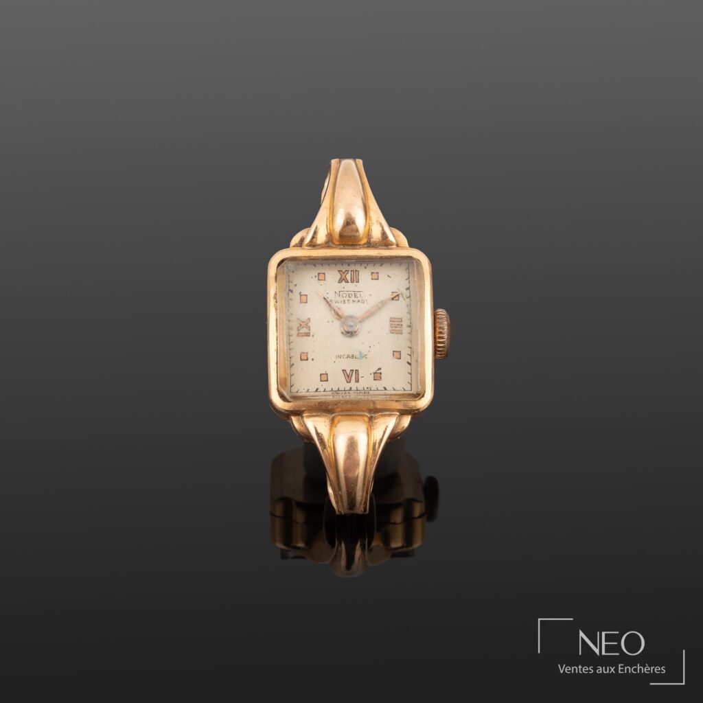 Montre NODEL carrée en or jaune 18K