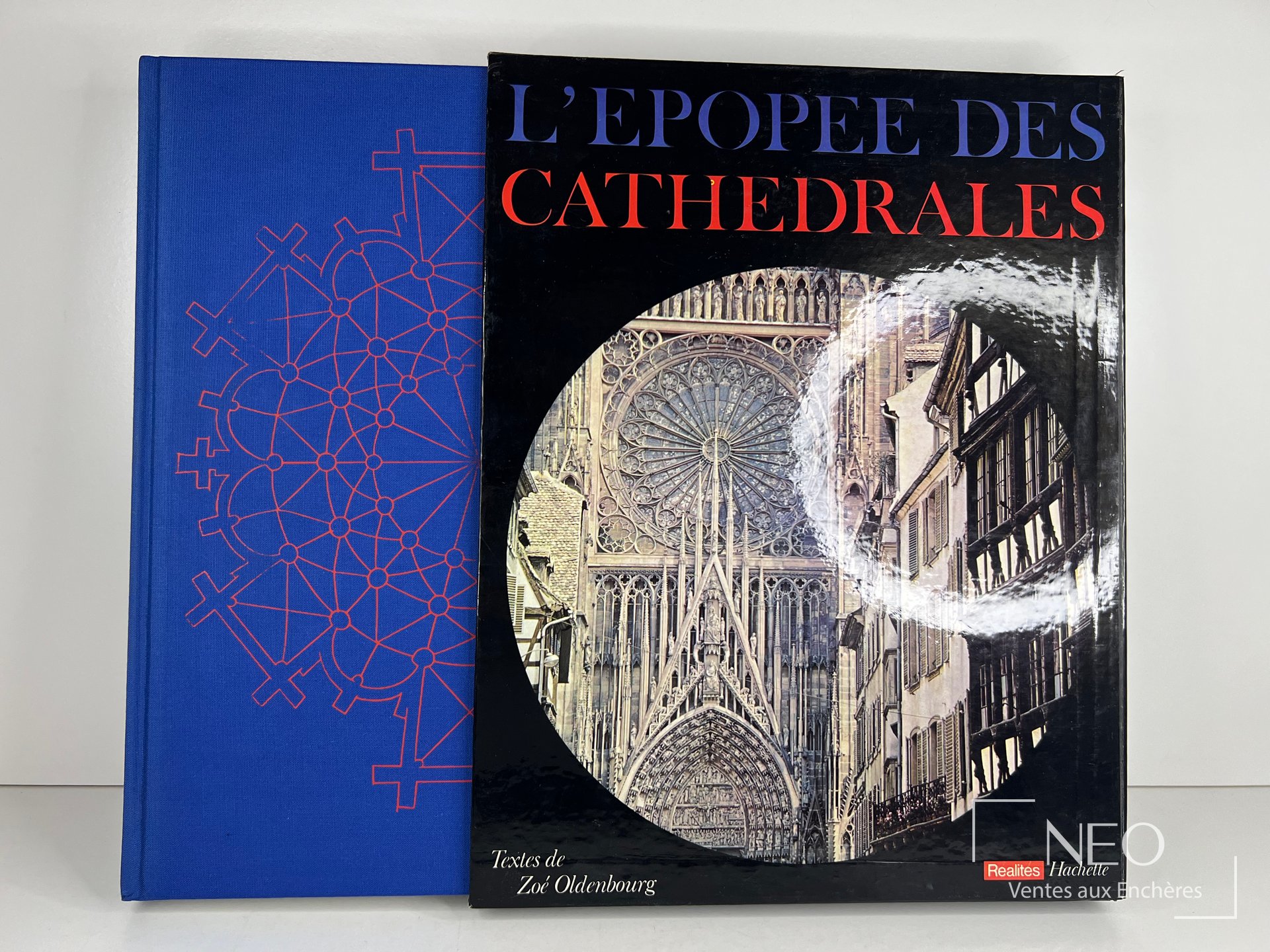 Couverture rigide sous étui illustrée de L'épopée des Cathédrales de Zoé Oldenbourg