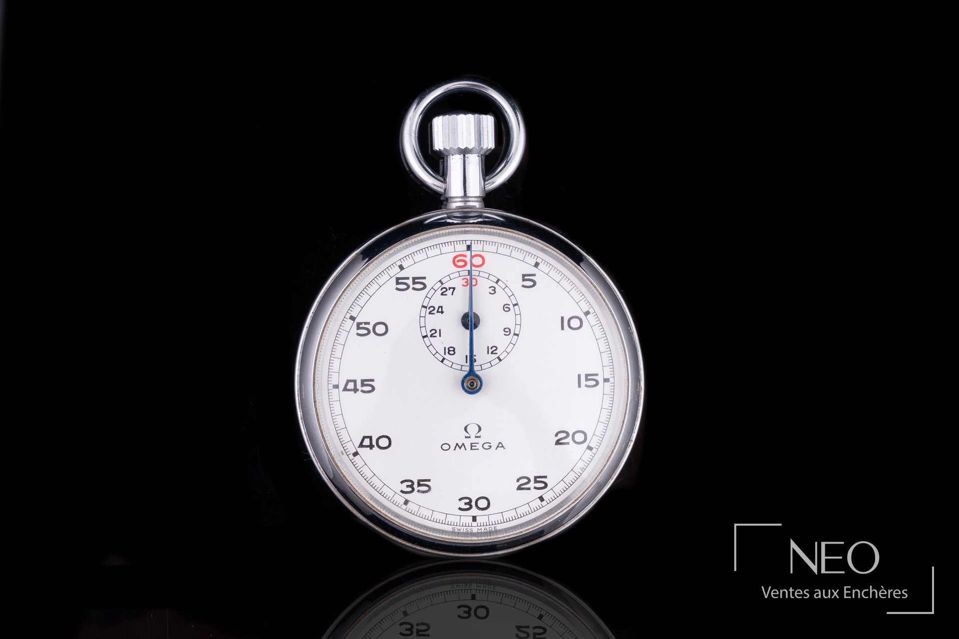 Chronographe de poche OMEGA à cadran blanc et boîtier en métal chromé