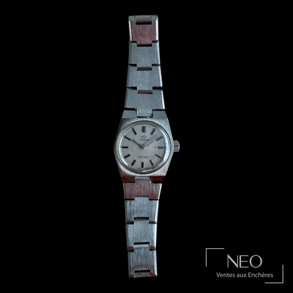Montre bracelet Omega Genève de forme tonneau