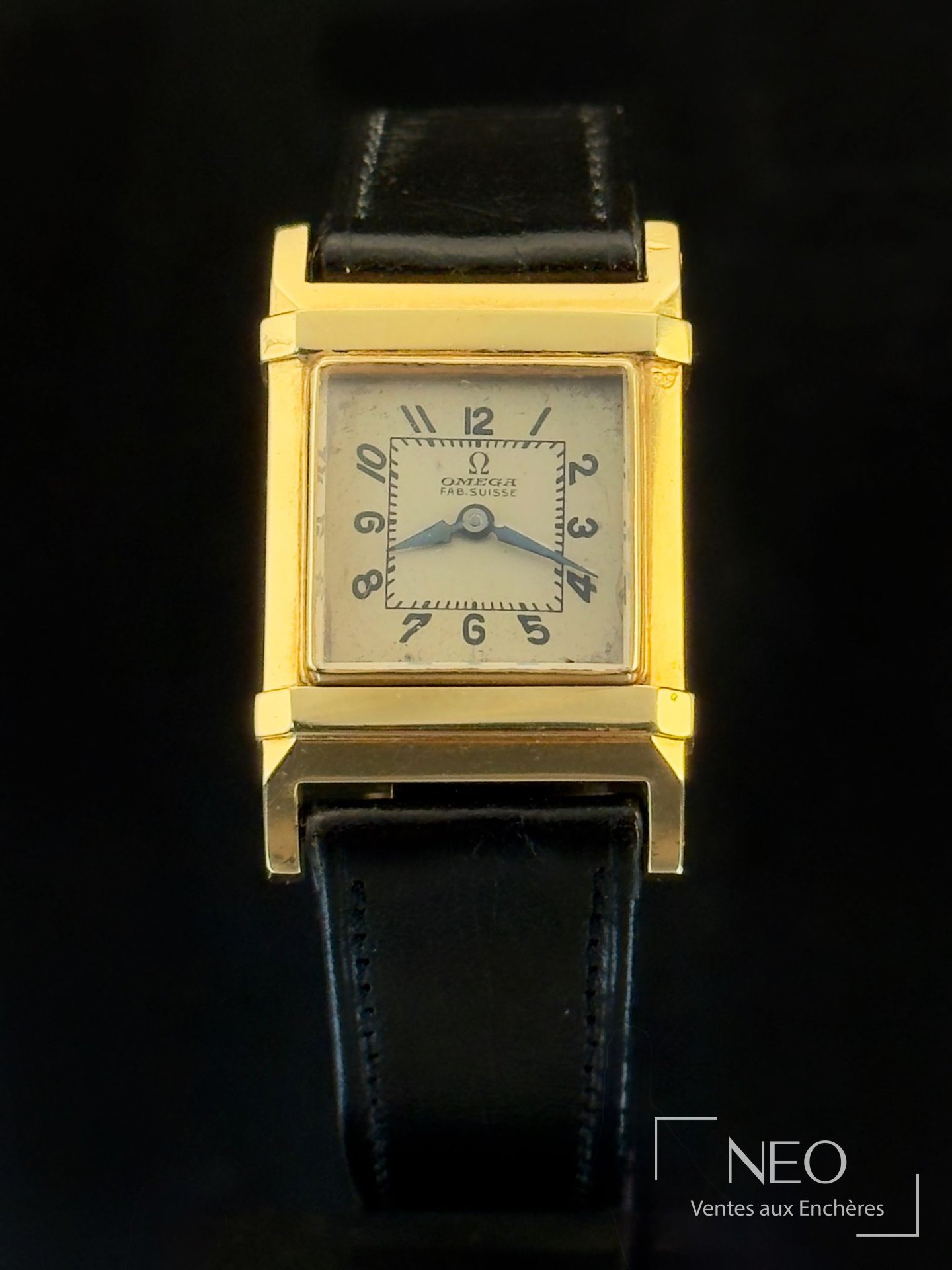 Omega Marine montre bracelet rectangulaire en or jaune 18K