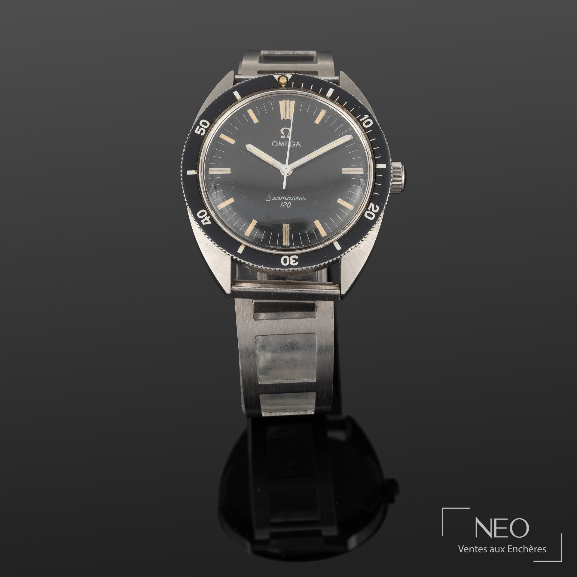 Montre Omega Seamaster 120 au cadran noir avec lunette noire graduée