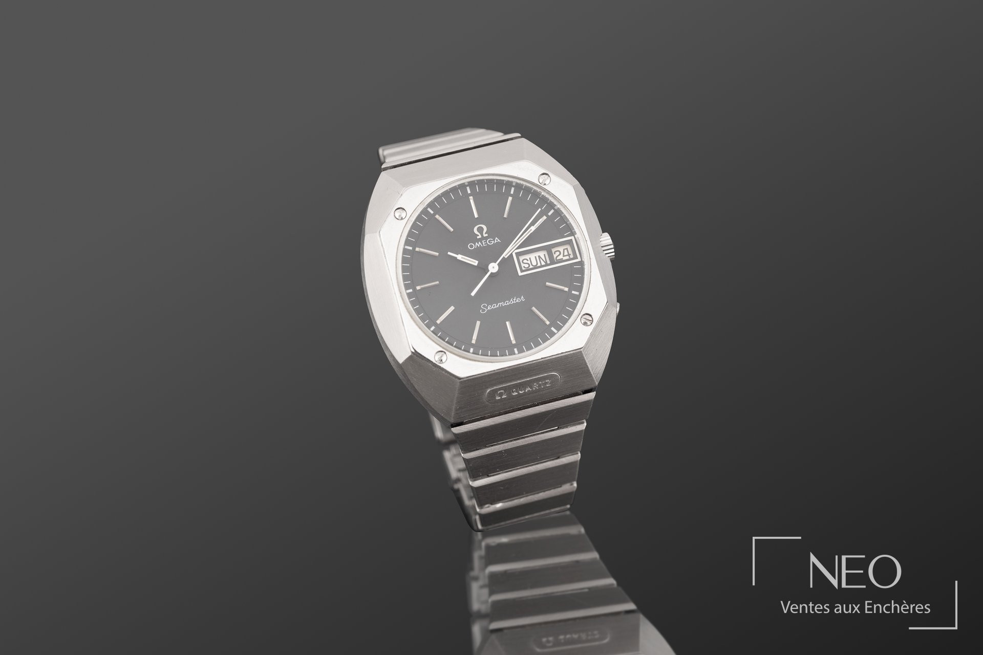 Montre OMEGA Seamaster en acier avec cadran noir