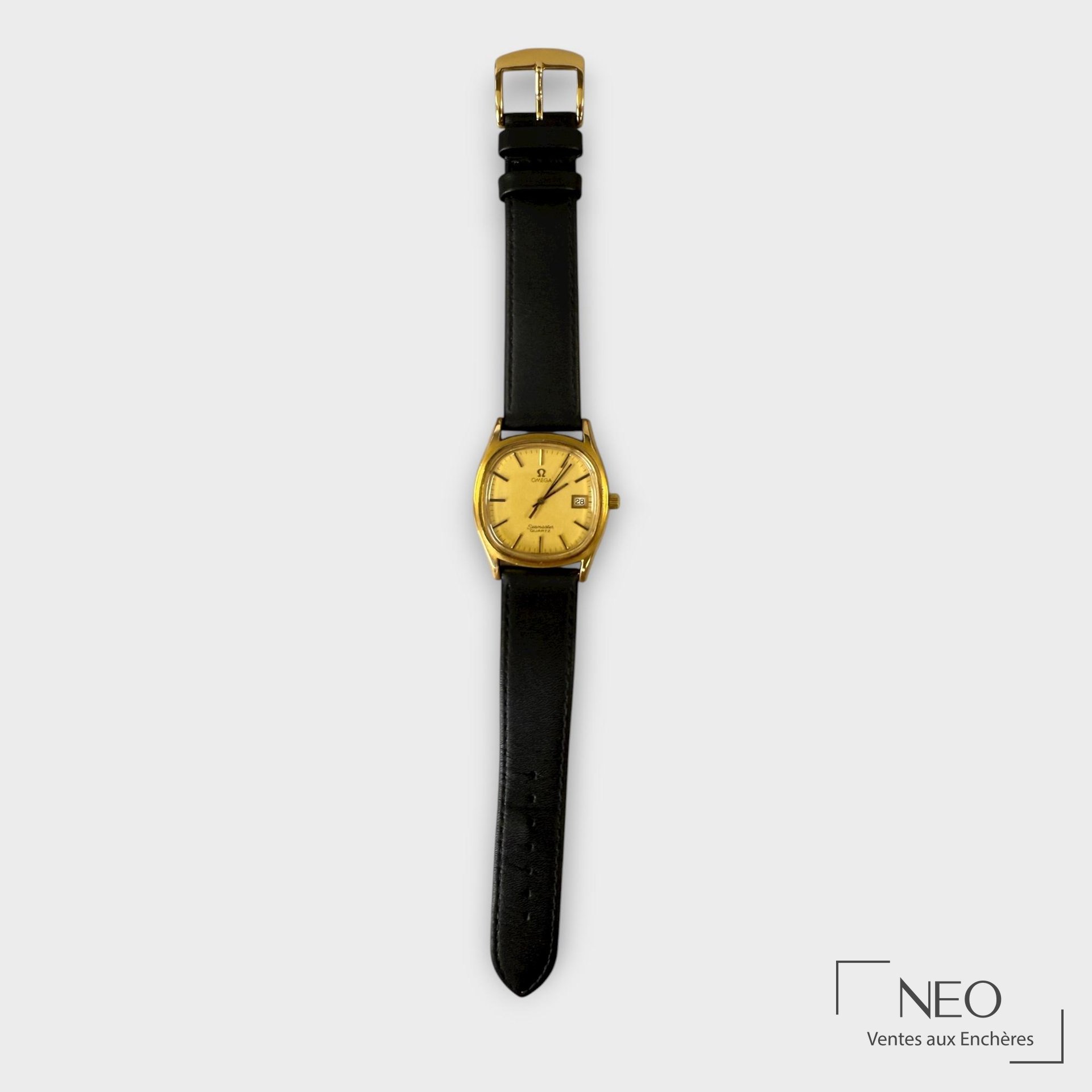 Montre OMEGA Seamaster Quartz au bracelet cuir noir