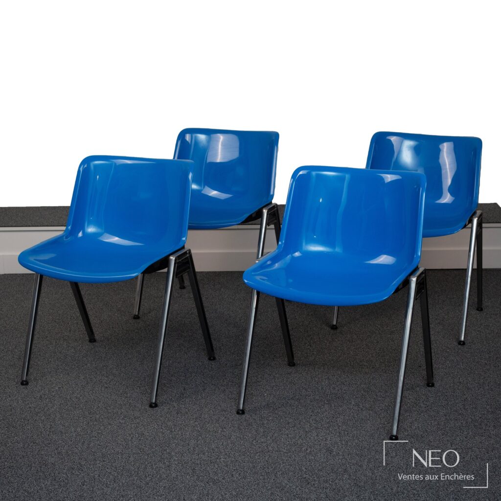 Ensemble de quatre chaises bleues Modus SM 203 d'Osvaldo Borsani pour TECHNO