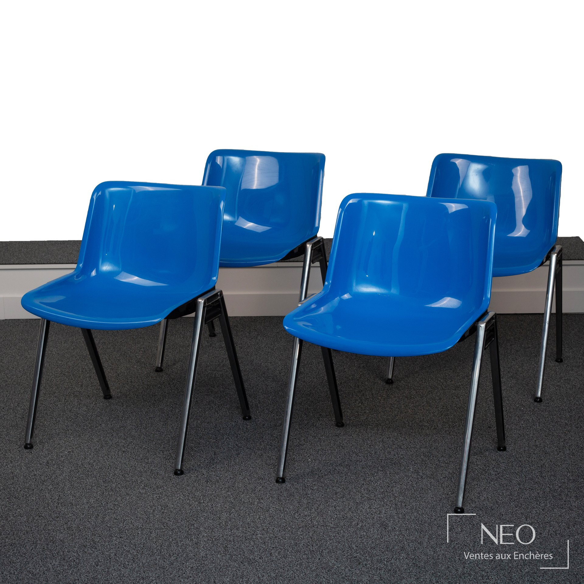 Ensemble de quatre chaises bleues Modus SM 203 d'Osvaldo Borsani pour TECHNO