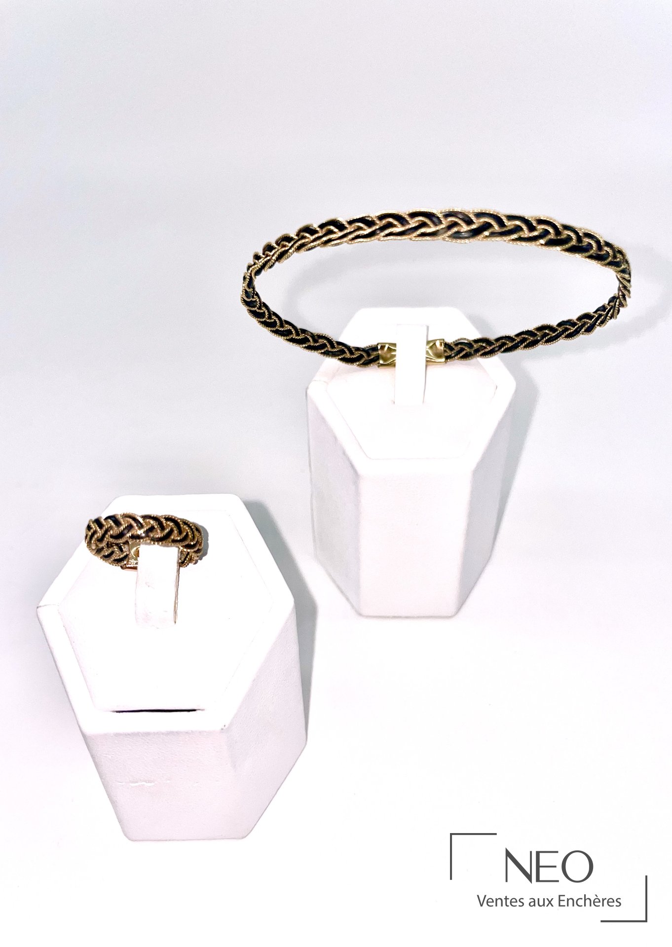 Parure avec bague et bracelet en cuir marron et métal doré