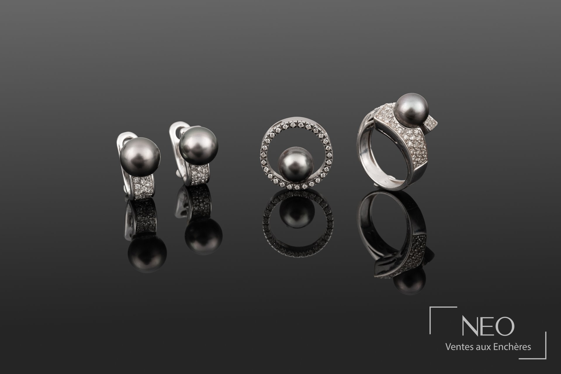Parure en or blanc avec bague