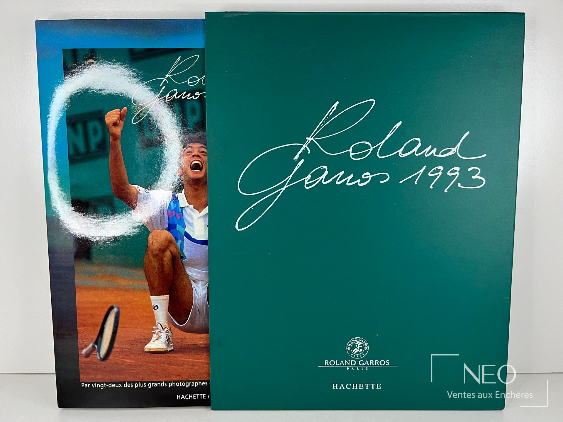 Couverture du livre Roland Garros 1993 de Patrice Dominguez et coffret illustré