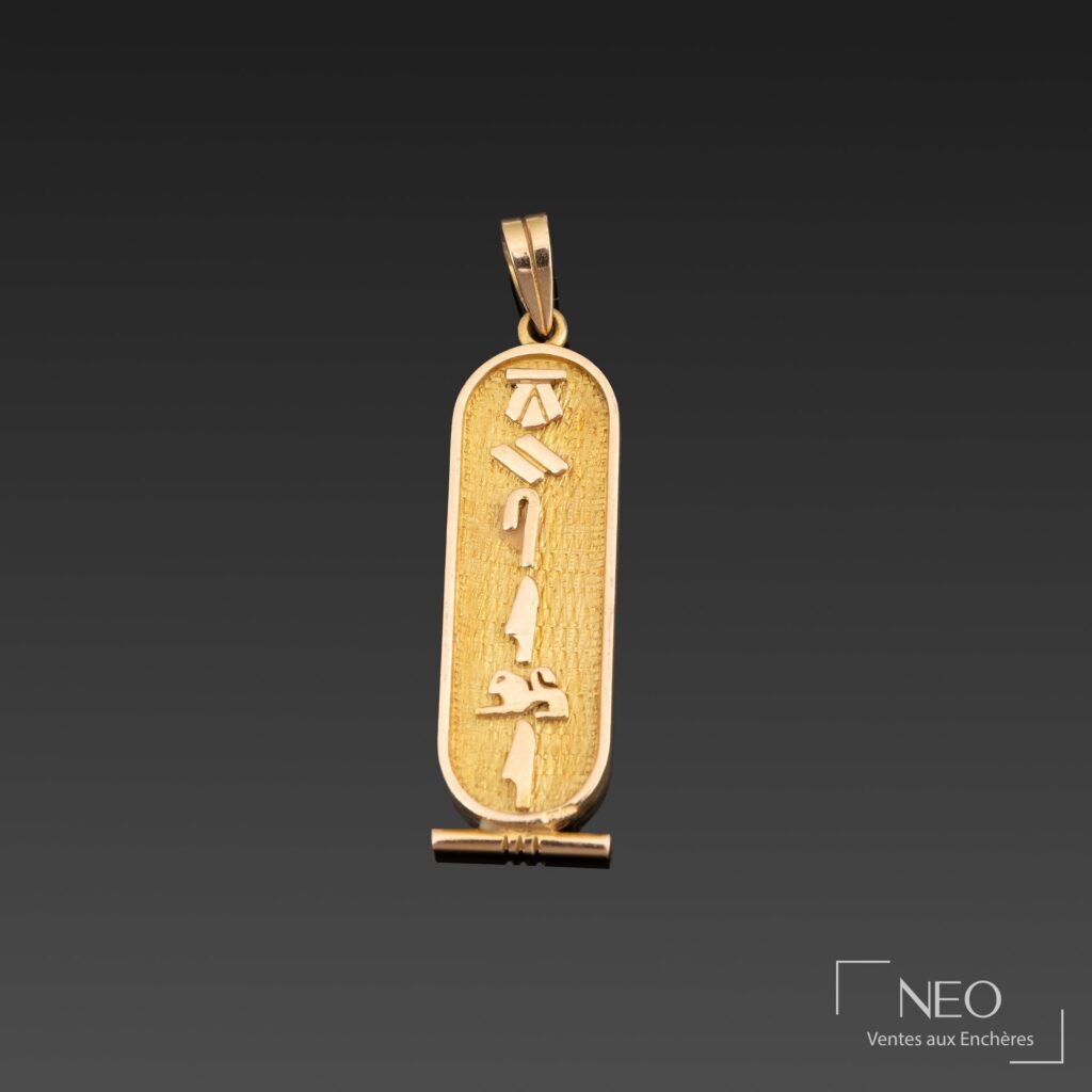 Pendentif oblong en or jaune