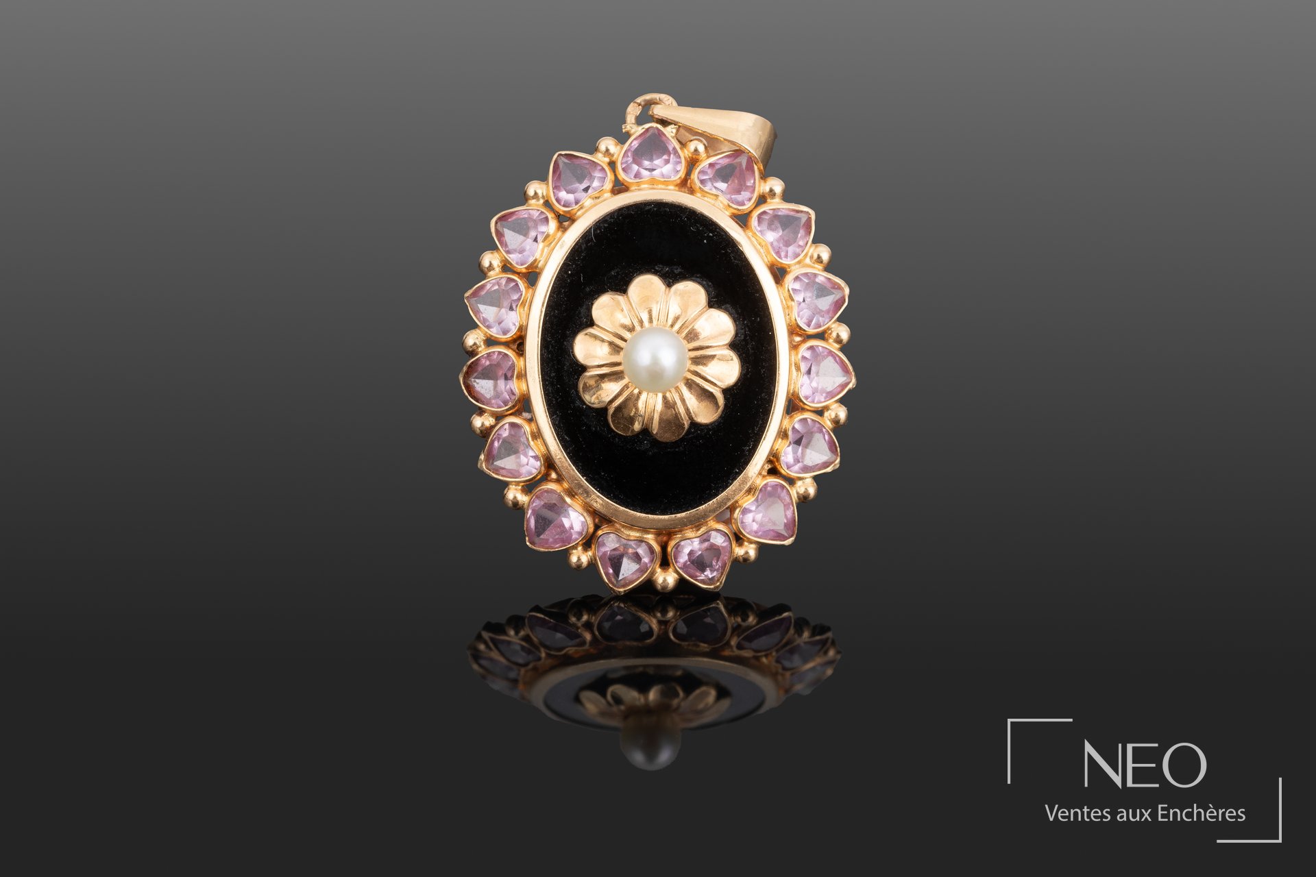 Pendentif ovale en or rose