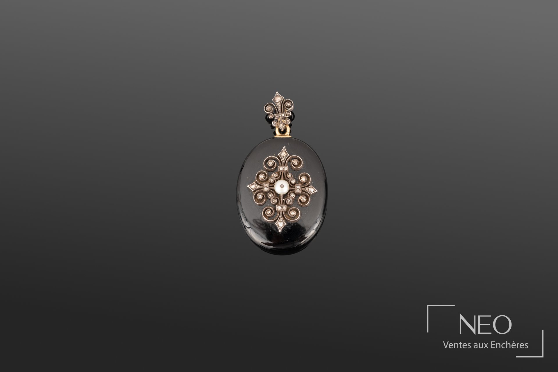 Pendentif porte photo ovale en onyx, argent et or jaune 18K