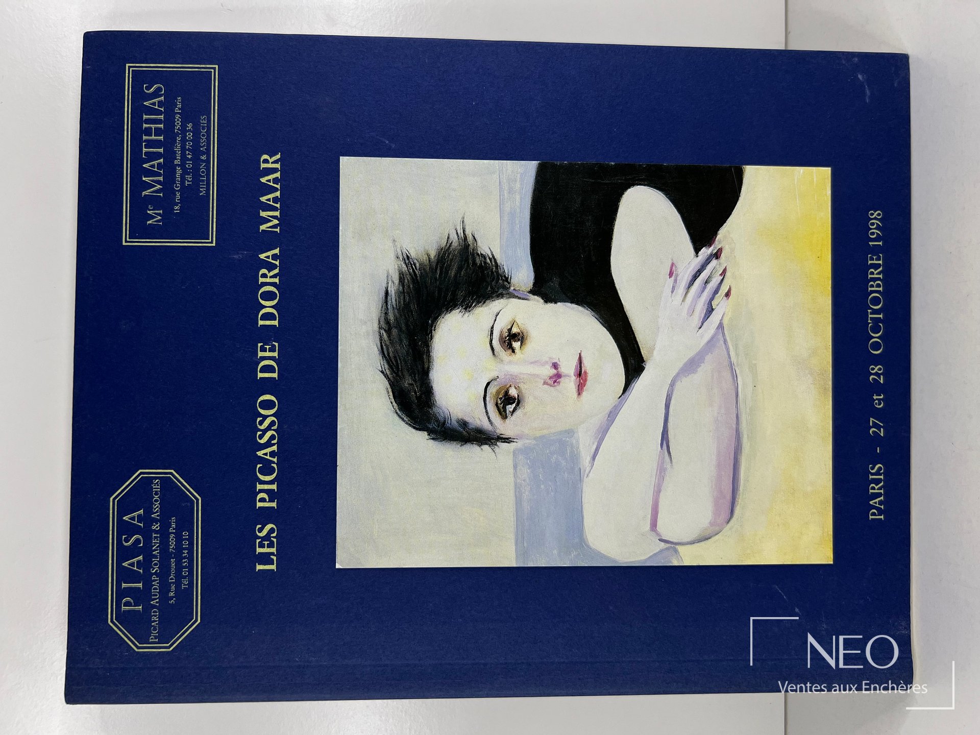 Couverture bleue du catalogue Les Picasso de Dora Maar avec illustration centrale de Dora Maar.