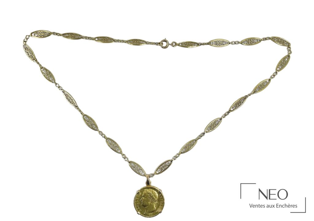 Pendentif avec pièce de 40 francs or et chaîne filigranée en or jaune
