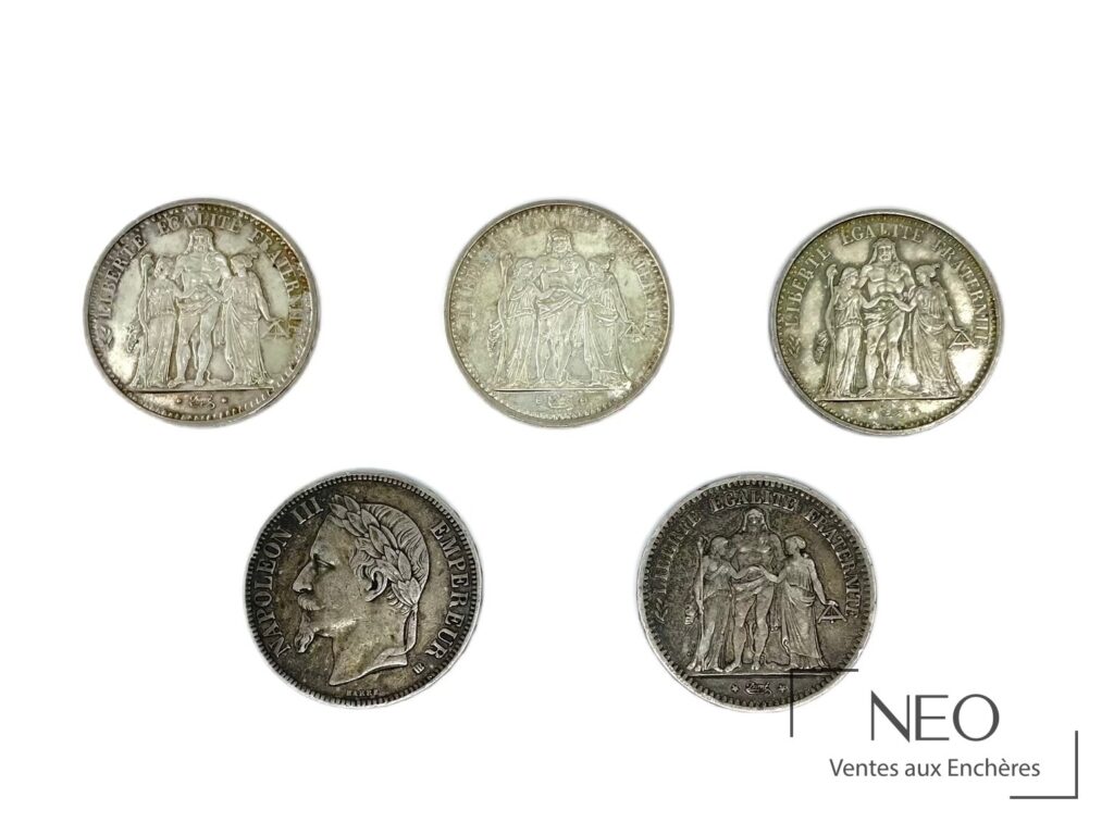 Trois pièces de 10 francs Hercule et deux pièces de 5 francs