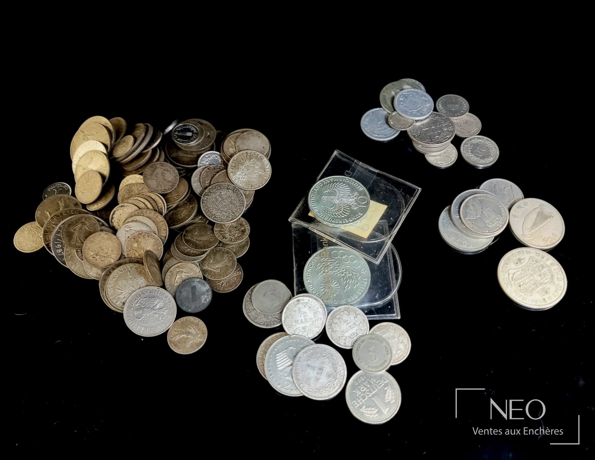 Fort ensemble de pièces en argent, monnaies françaises et étrangères