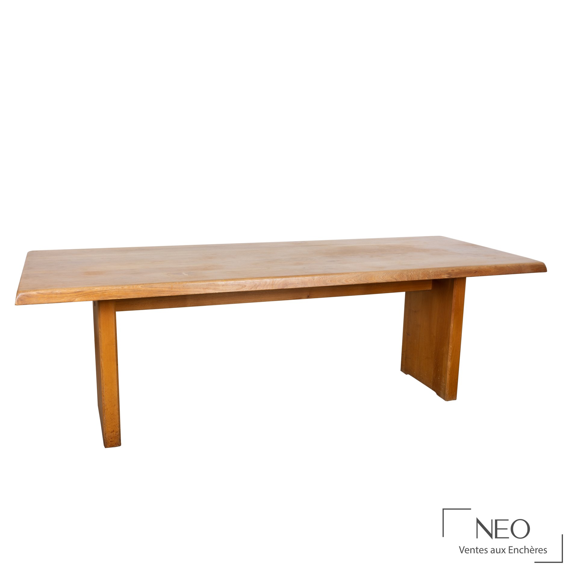 Table en orme de Pierre Chapo vue de face