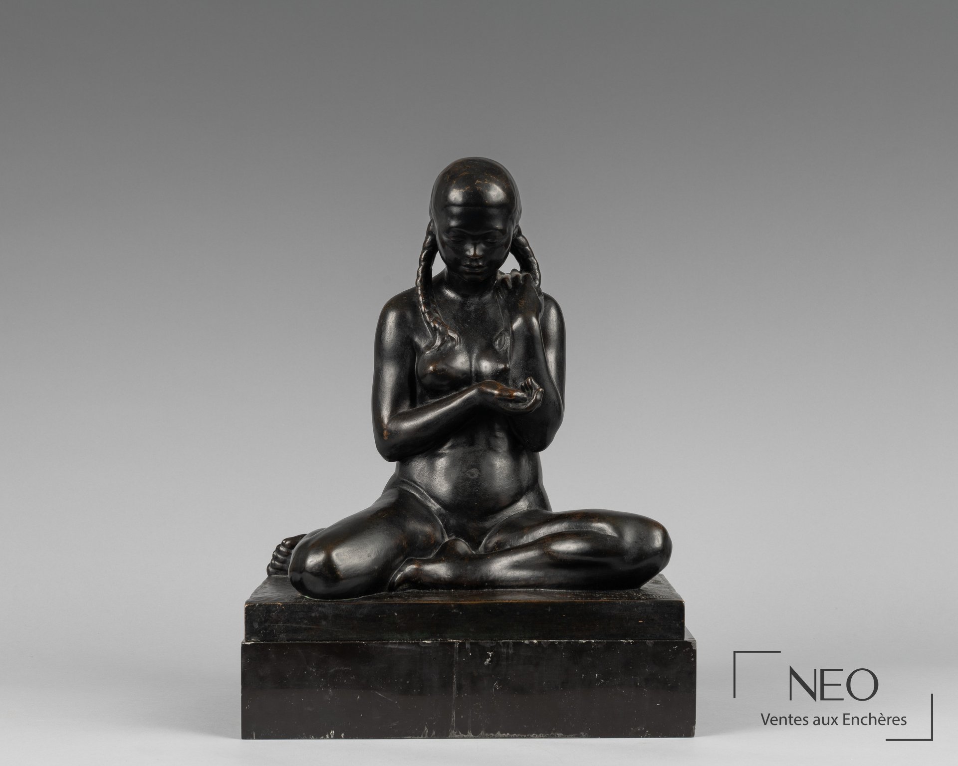 Pierre Robert Christophe Jeune femme aux tresses, bronze à patine noire