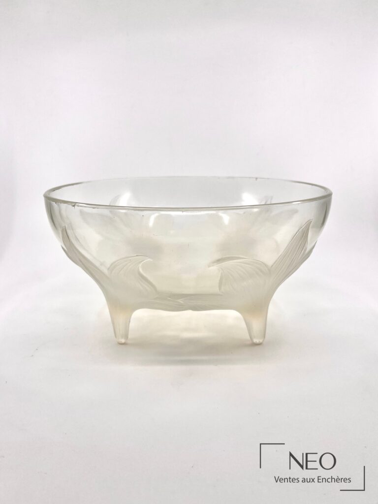 Coupe René Lalique en verre opalescent