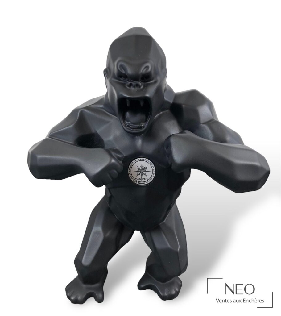 Sculpture Kong de Richard Orlinski en résine grise