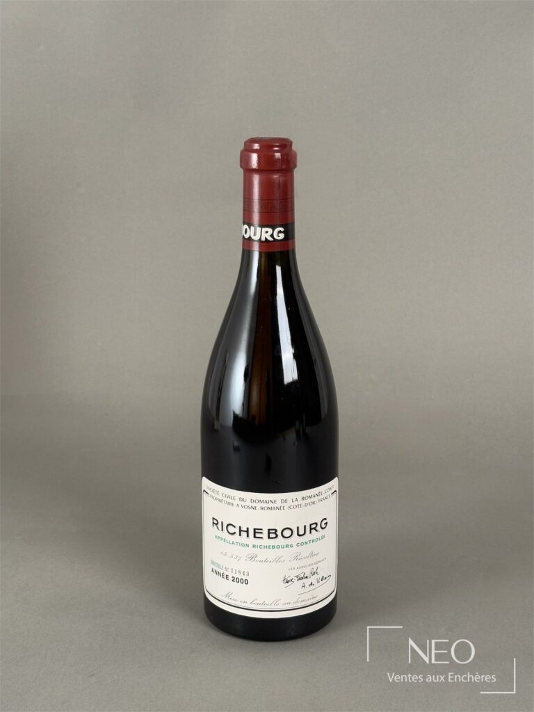 Bouteille de Richebourg Grand Cru Domaine de la Romanée-Conti 2000 en vue d'ensemble