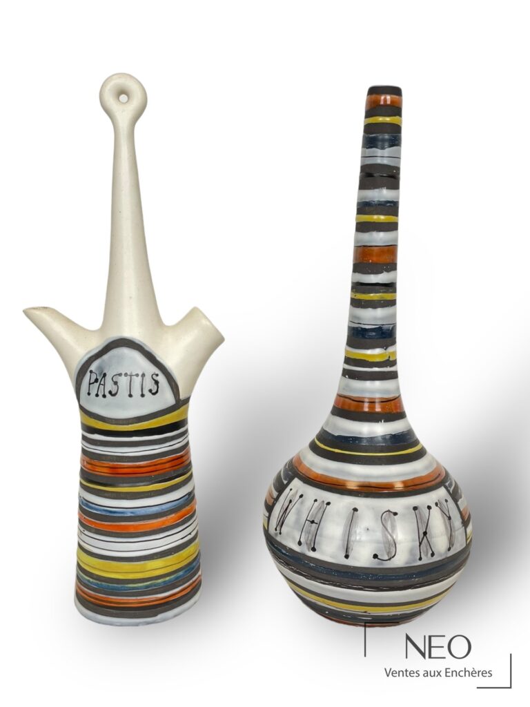 Bouteille à whisky et verseuse à pastis de Roger Capron en faïence rayée polychrome
